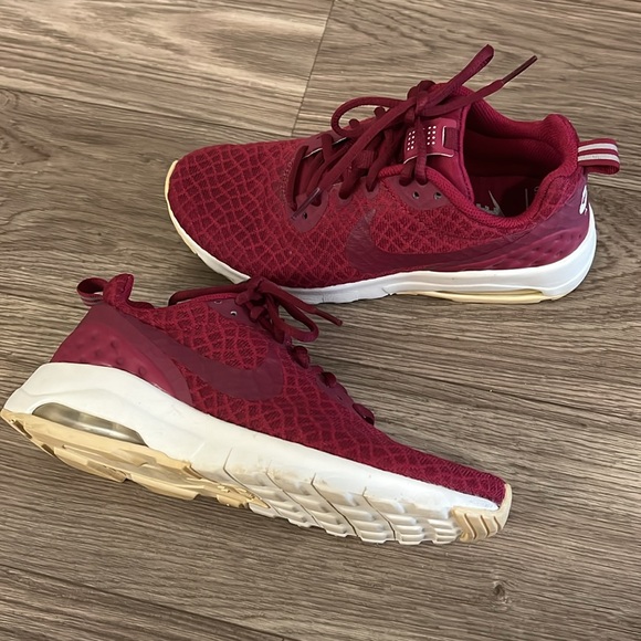 Nike AIR MAX Motion Women’s 6.5 Red Wine White - Picture 9 of 12